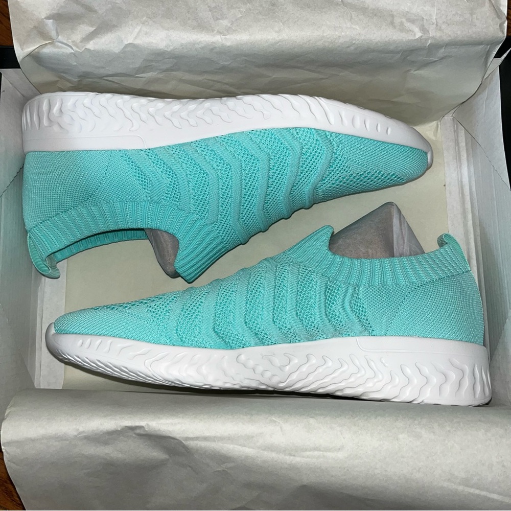 Urban Sport by J/SLIDES Ice Green Dearie Knit Sneakers Women’s Size 10